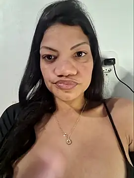 Snapshot of charllottebrasilian chatting on July 2, 2026, 2:23 am charllottebrasilian online show from July 2, 2026, 2:23 am