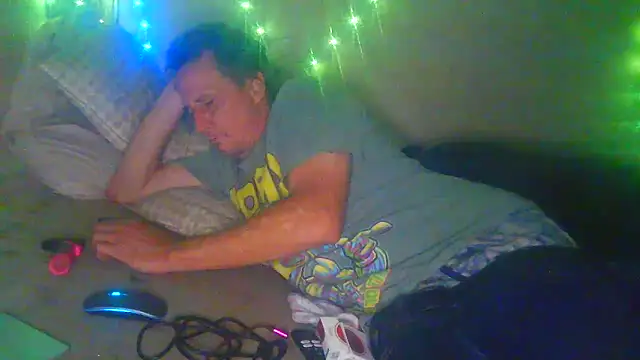 Snapshot of George48 chatting on December 19, 2025, 3:36 pm George48 online show from December 19, 2025, 3:36 pm