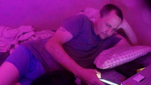 Snapshot of George48 chatting on January 15, 2026, 5:33 am George48 online show from January 15, 2026, 5:33 am