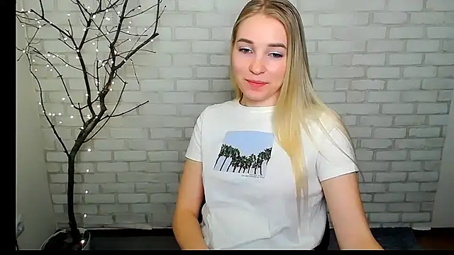 Queen ofLove online show from March 21, 2025, 7:24 pm