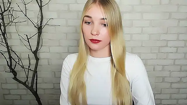 Queen ofLove online show from December 7, 2024, 6:10 pm