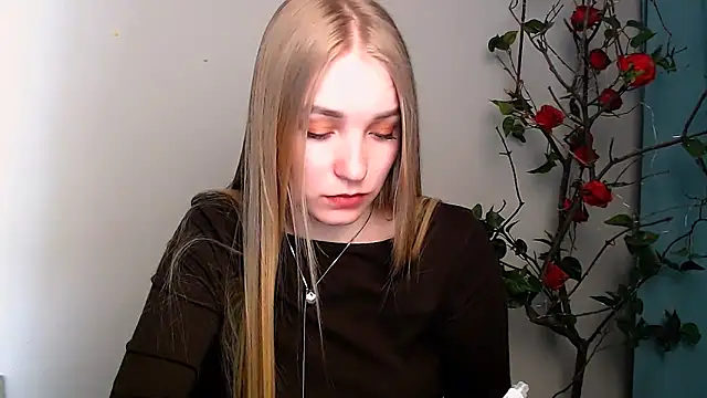 Snapshot of Queen_ofLove chatting on March 30, 2026, 12:50 pm Queen ofLove online show from March 30, 2026, 12:50 pm