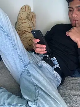 Ryan-hot online show from October 30, 2025, 12:09 am