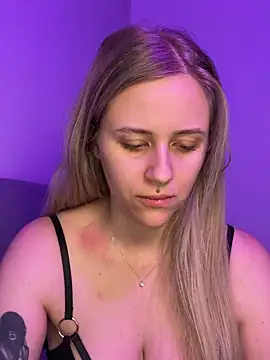 lunawolf21 online show from January 16, 2026, 7:34 am