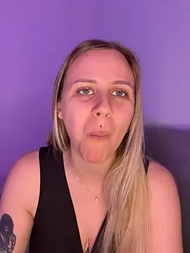 Snapshot of lunawolf21 chatting on March 23, 2026, 7:30 am lunawolf21 online show from March 23, 2026, 7:30 am