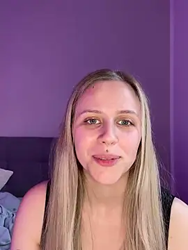 lunawolf21 online show from March 10, 2025, 8:17 am