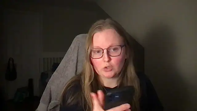 lexie lilacs online show from February 19, 2025, 11:57 pm