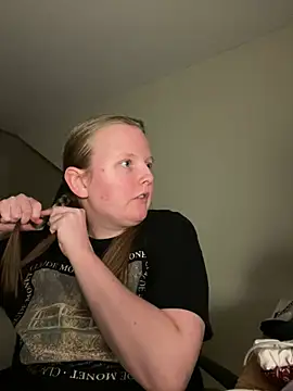 lexie lilacs online show from March 18, 2025, 12:19 am