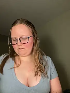 lexie lilacs online show from January 10, 2025, 2:35 am