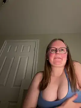 lexie lilacs online show from January 12, 2025, 2:14 am