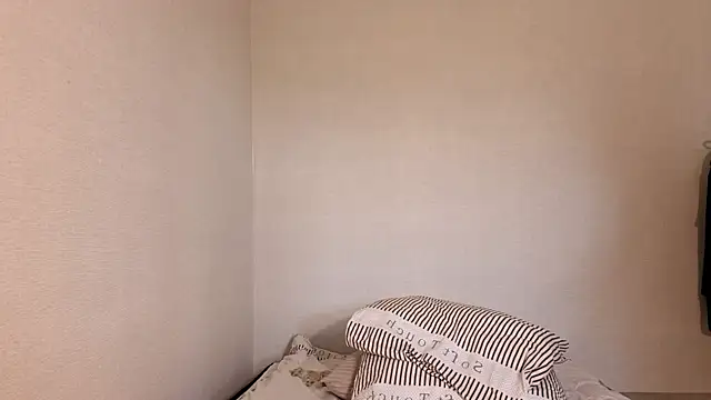 Aria Blisss online show from July 6, 2026, 1:01 am