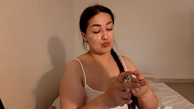 Snapshot of Aria_Blisss chatting on May 29, 2026, 3:01 am Aria Blisss online show from May 29, 2026, 3:01 am