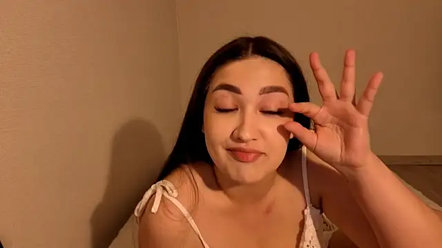 Snapshot of Aria_Blisss chatting on May 20, 2026, 10:45 am Aria Blisss online show from May 20, 2026, 10:45 am