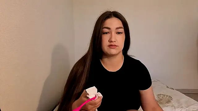Snapshot of Aria_Blisss chatting on June 17, 2026, 1:16 am Aria Blisss online show from June 17, 2026, 1:16 am