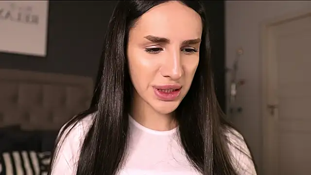 Kim Oberlin  online show from October 22, 2025, 4:06 pm