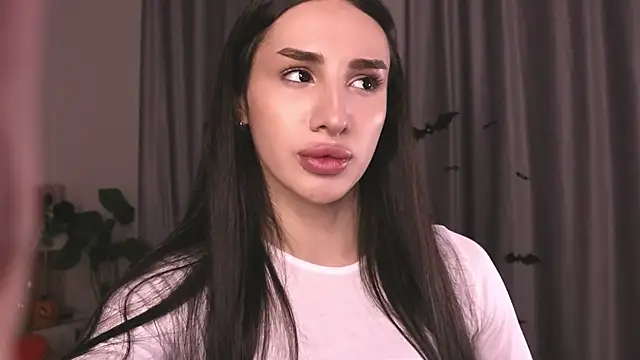 Kim Oberlin  online show from October 31, 2025, 11:18 am