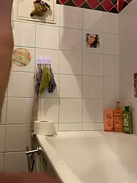 Snapshot of Gilgamesch1704 chatting on December 28, 2024, 11:05 pm Gilgamesch1704 online show from December 28, 2024, 11:05 pm