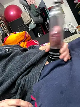 Snapshot of Gilgamesch1704 chatting on October 27, 2025, 1:56 pm Gilgamesch1704 online show from October 27, 2025, 1:56 pm