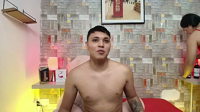 couple lovelyds online show from September 24, 2025, 8:37 pm