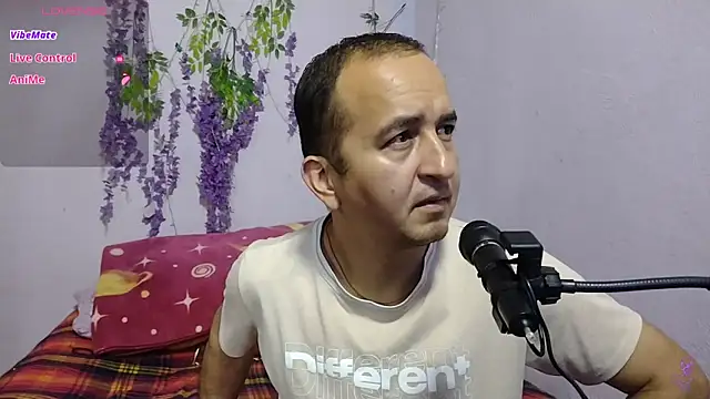 yazforeSolo online show from September 26, 2025, 1:40 pm