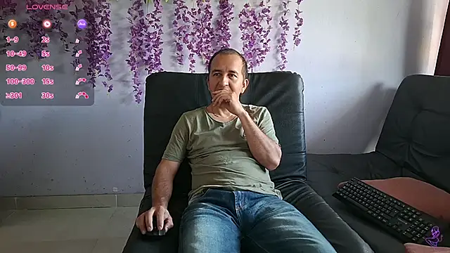 yazforeSolo online show from February 16, 2026, 12:26 pm