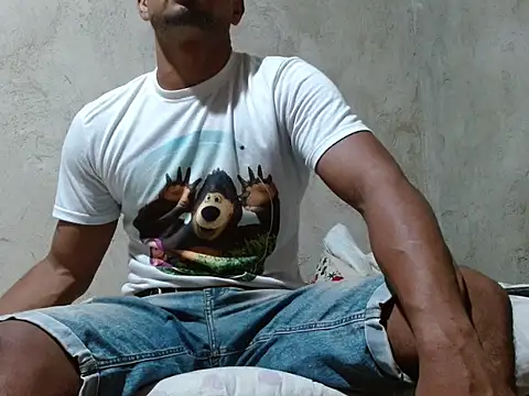 fernandez latinblackk online show from November 28, 2025, 2:01 am