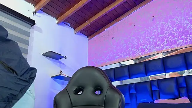 Sofia martiin online show from October 8, 2025, 3:08 am