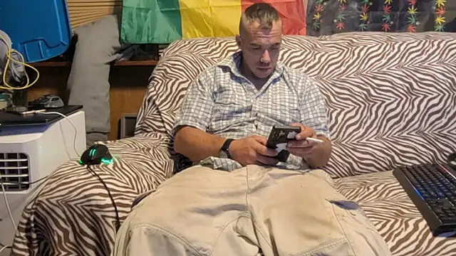ScubaStevex online show from July 6, 2026, 7:37 am