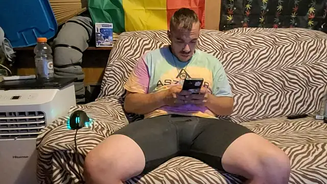 ScubaStevex online show from July 9, 2026, 6:47 am