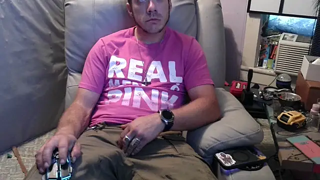 ScubaStevex online show from October 8, 2025, 2:40 pm