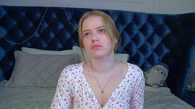 SelinSwarovski online show from December 18, 2025, 6:12 pm