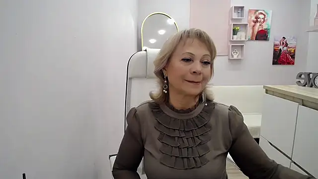 Milla Cutie18 online show from February 17, 2026, 5:05 am