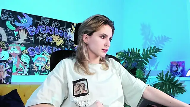 LuxRayi online show from February 17, 2025, 6:06 pm