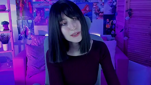 LuxRayi online show from March 22, 2025, 5:52 pm