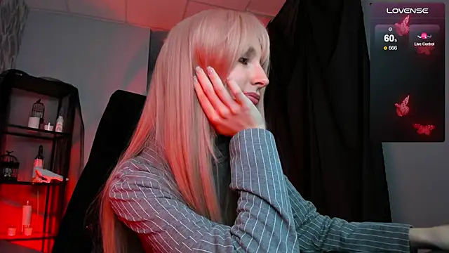 LuxRayi online show from October 21, 2025, 9:14 pm