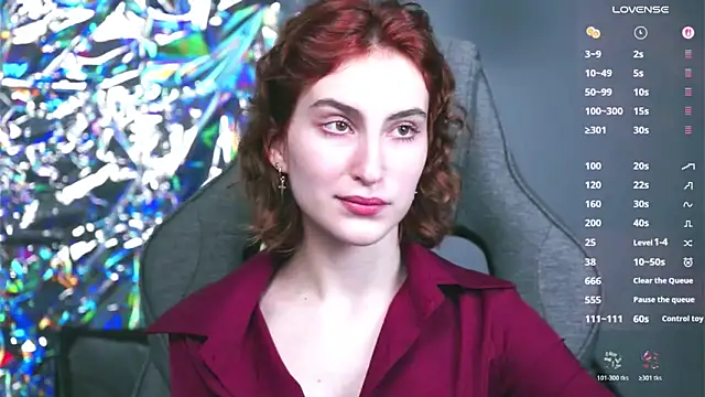 Snapshot of LuxRayi chatting on April 6, 2026, 5:41 am LuxRayi online show from April 6, 2026, 5:41 am