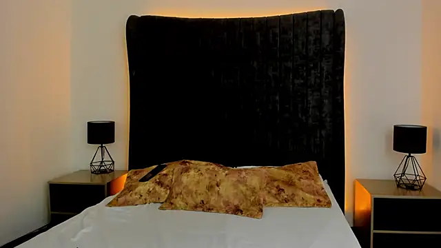 NataGarcia online show from October 8, 2025, 4:40 pm