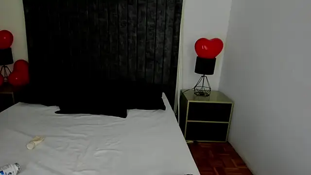 NataGarcia online show from February 16, 2026, 4:27 pm