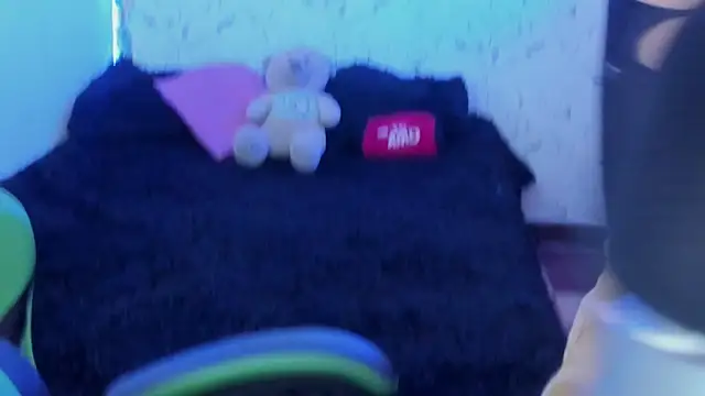 Snapshot of elissa_iris chatting on April 19, 2026, 1:50 am elissa iris online show from April 19, 2026, 1:50 am