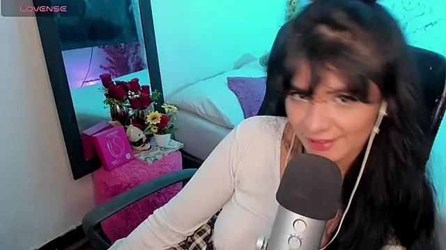 elissa iris online show from June 27, 2026, 2:17 am