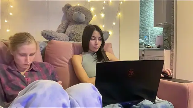 KatiKate online show from September 21, 2025, 4:56 pm