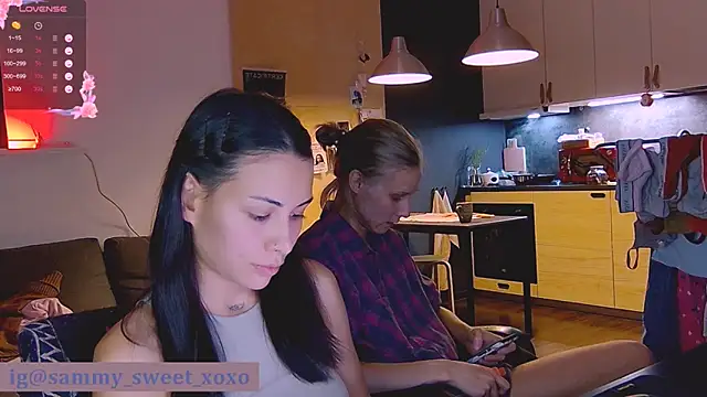 KatiKate online show from October 1, 2025, 6:45 pm