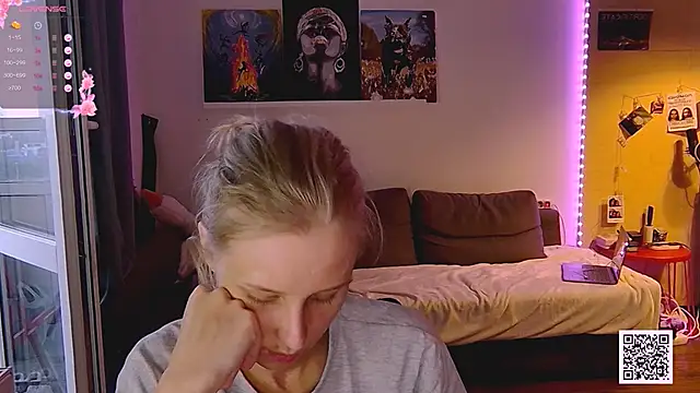 KatiKate online show from September 14, 2025, 3:45 pm