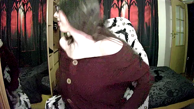 bluerose00 online show from January 15, 2025, 8:26 pm