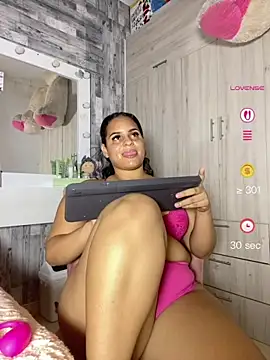 Violetrousse online show from June 12, 2026, 8:06 pm