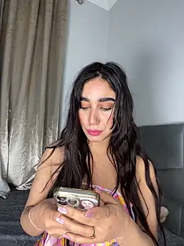 Snapshot of Meryem_Queen chatting on April 10, 2026, 12:17 am Meryem Queen online show from April 10, 2026, 12:17 am