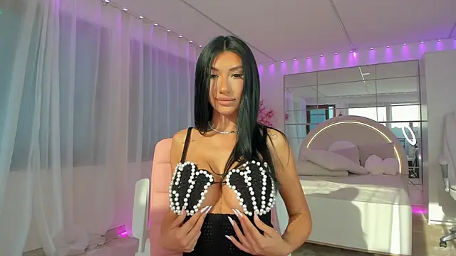 missdiamond  online show from June 21, 2026, 4:40 am