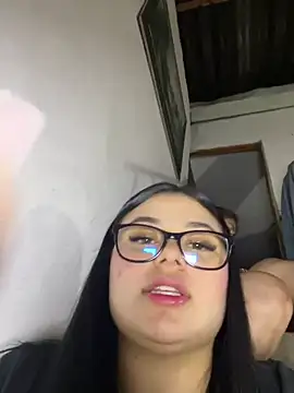 alissonfernandez  online show from May 17, 2026, 1:16 am