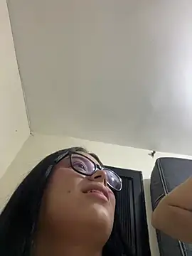 alissonfernandez  online show from July 17, 2026, 12:19 am