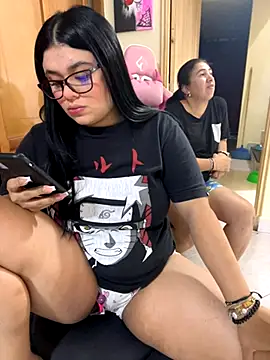 alissonfernandez  online show from November 8, 2025, 4:27 am